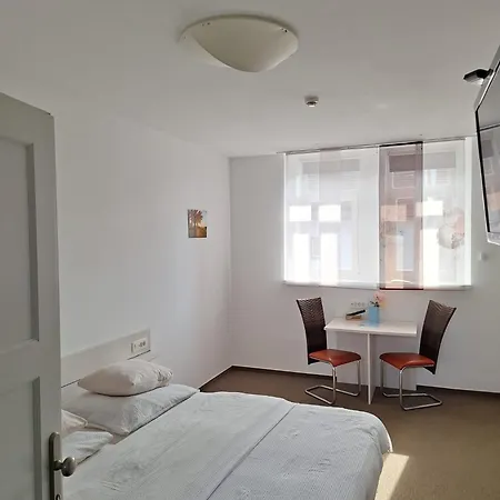 招待所 Marta & 3*