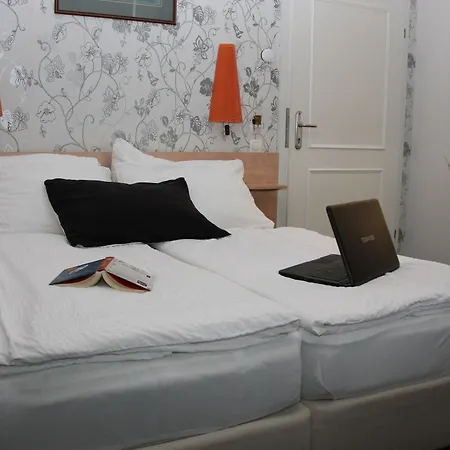 Marta & Guest house 3*