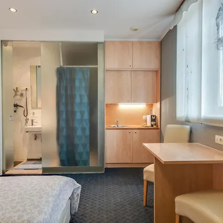 Marta & Guest house 3*