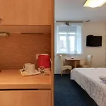 Hiša za goste Marta & 3*
