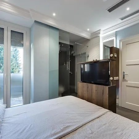 Marta & Guest house 3*