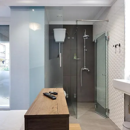 Marta & Guest house 3*