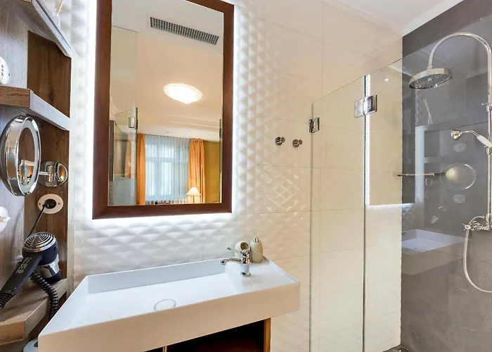 Hiša za goste Marta & 3*