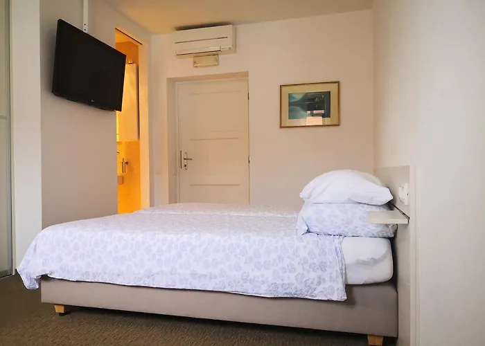 Hiša za goste Marta & 3*